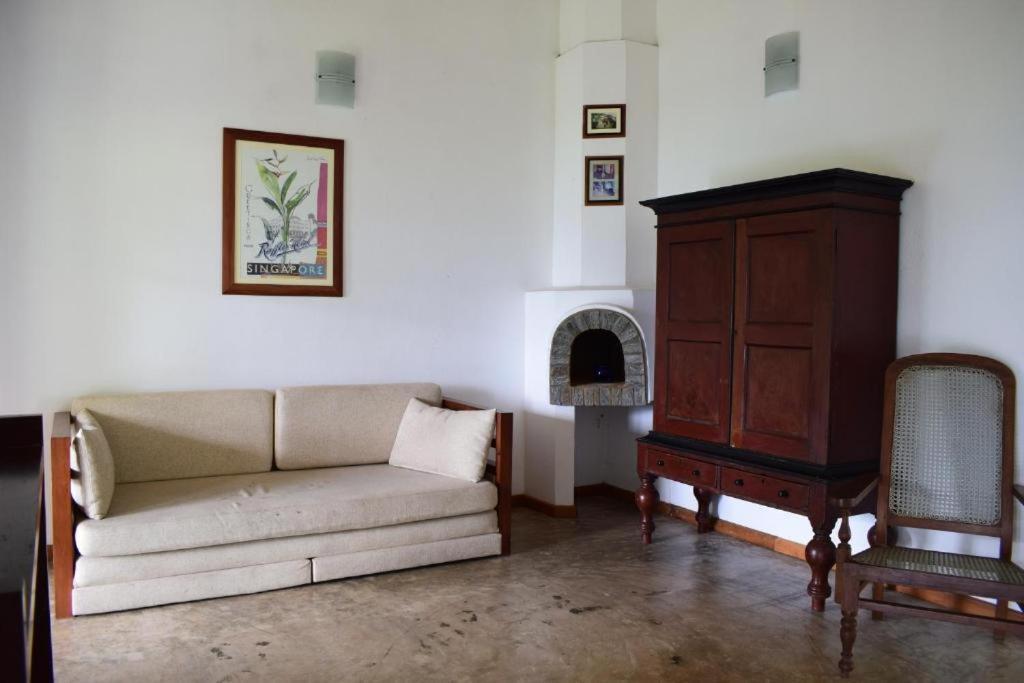 Forest Edge Hotel Ginigathena Extérieur photo