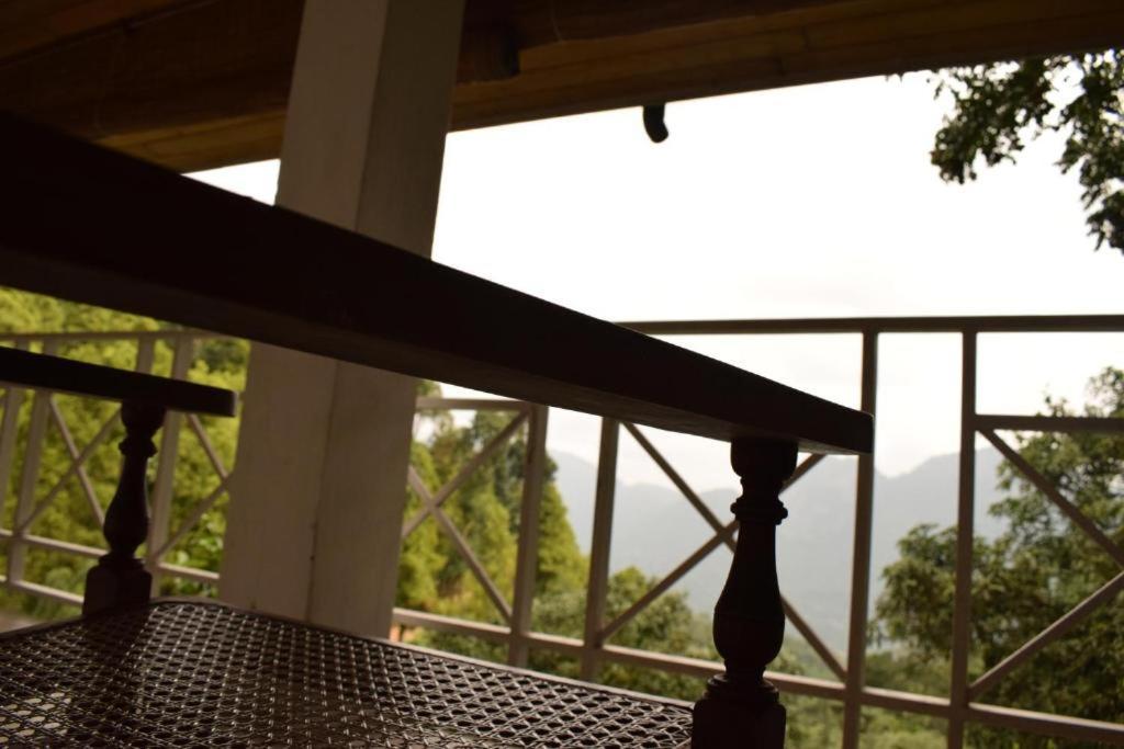 Forest Edge Hotel Ginigathena Extérieur photo